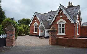 Garden Double Room With Own Door Access And Bathroom